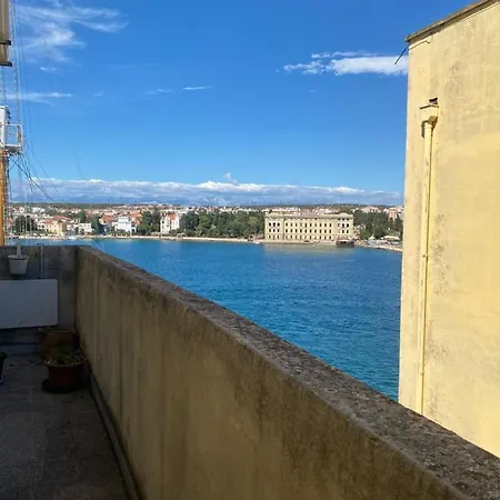 Breathtaking Sea View In Center 아파트 *